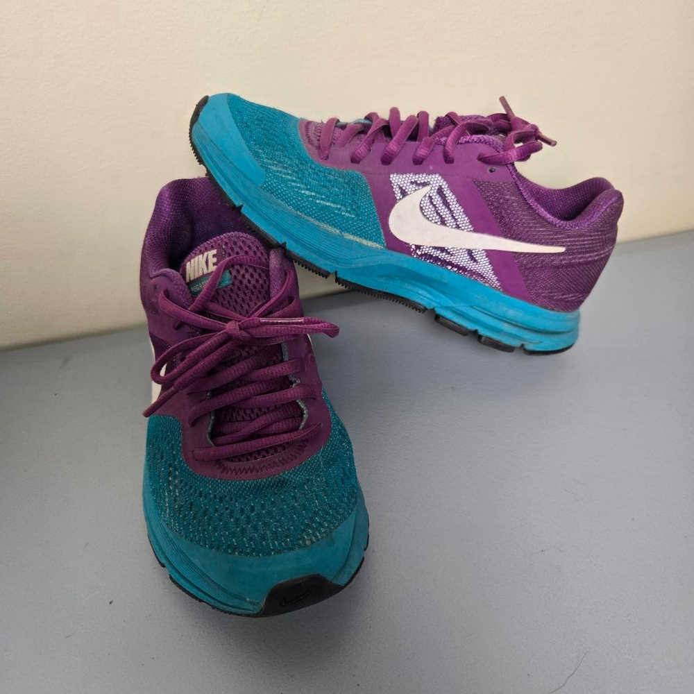 Women's Nike Athletic Shoes Size 6 Purple Teal